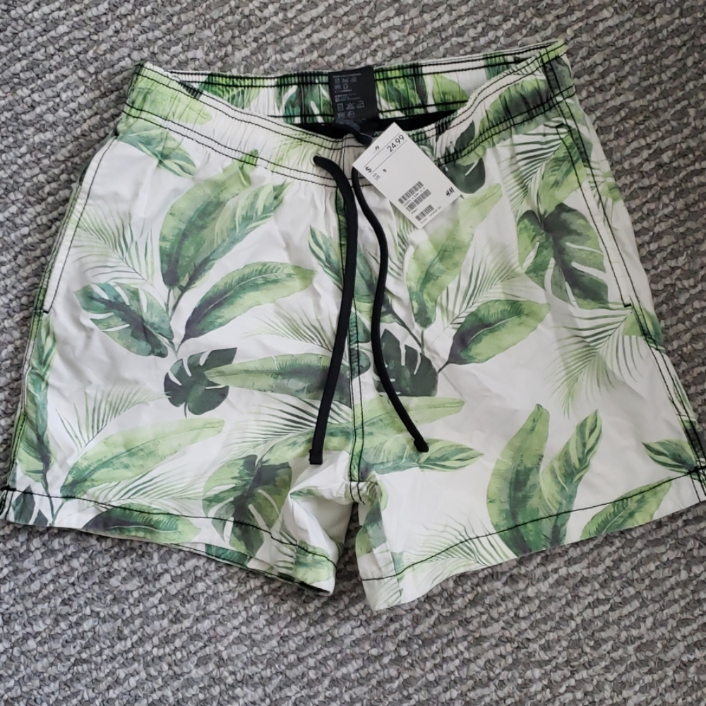 NWT Leaf print swim shorts